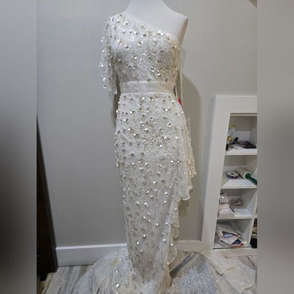 Mac Duggal 93687 One Shoulder Beaded Gown with Asymmetrical Hem NWT Sz 4 White - Picture 4 of 7